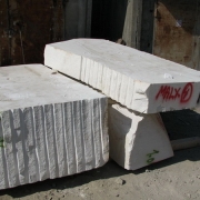 Продажа мраморных блоков из Греции со склада в Киеве. Купить блок мрамора сегодня - можно по доступной цене