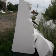 Обратная сторона блока из мрамора. Высота блока из мрамора - 180 см. Ширина мраморного блока - 130 см. Толщина блока из мрамора - 50 см. Цена блока из мрамора - доступная.