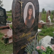 Памятник из гранита Аврора.