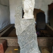 Пам'ятники з природного каменю.7