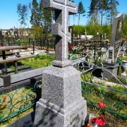 Пам'ятники у формі хреста.19
