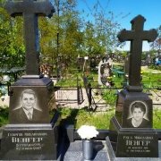Пам'ятники у формі хреста.23