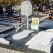 Пам'ятники з портретом у склі.24