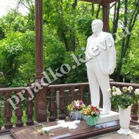 Мармурова скульптура для батька